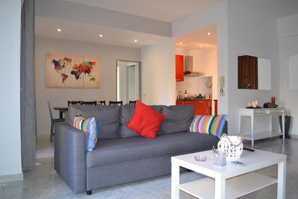 White & Grey House Apartment Rome